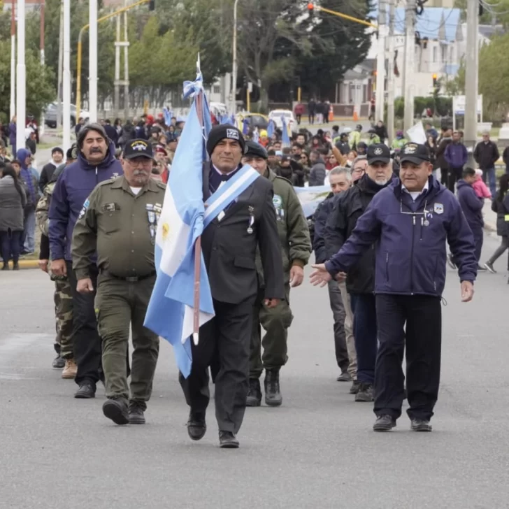 Fotogalería. Todas las fotos del acto por el 2 de abril en Río Gallegos