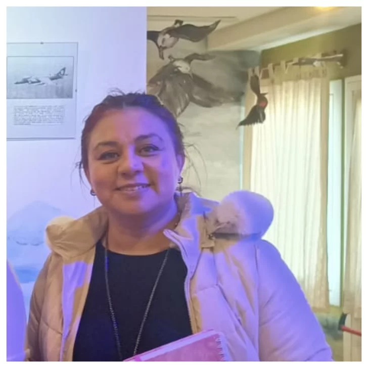 Docente de Río Gallegos encontró a la niña que escribió una carta para los soldados en Malvinas: “Andrea nunca se esperó que la carta estuviese acá”