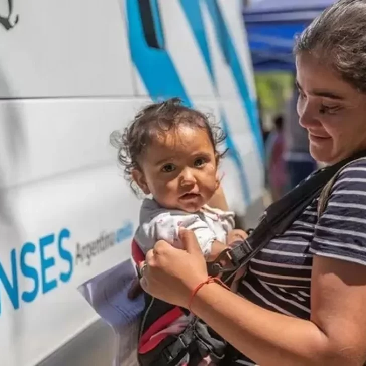 Plan Mil Días: aumentan un 500% el “Complemento Leche” para AUH y AUE