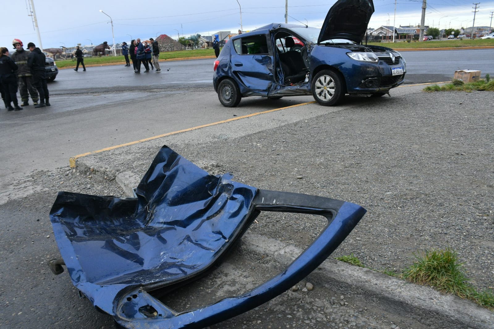 Violento choque en Autovía 17 de Octubre: una mujer debió ser rescatada por Bomberos