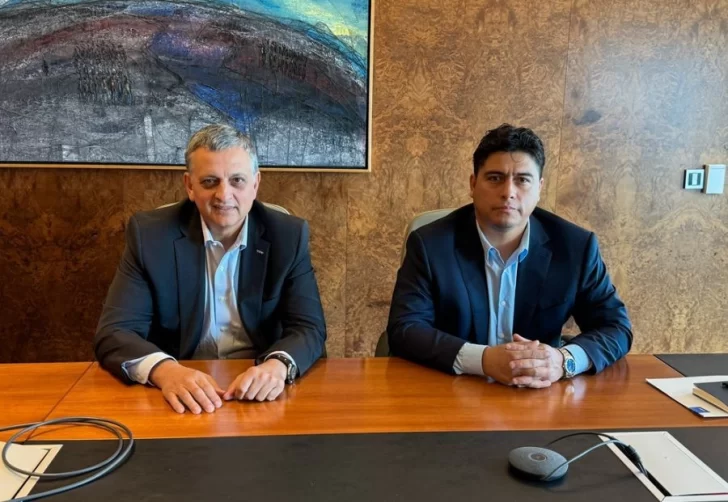 Claudio Vidal se reunió con el presidente de YPF en Buenos Aires