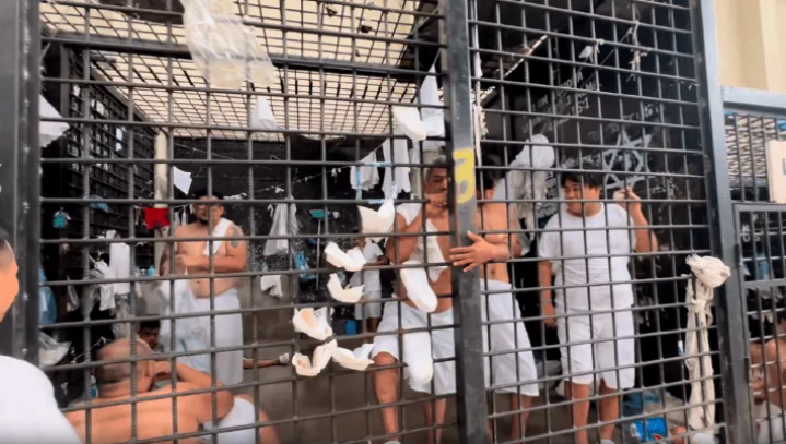 Crónica desde El Salvador: ex pandillero preso contó cómo es vivir en una cárcel de Bukele