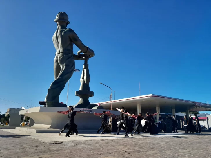Caleta Olivia celebró el “Día de la Zamba” a los pies de El Gorosito