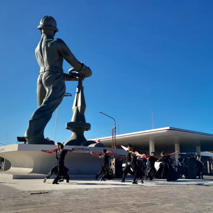Caleta Olivia celebró el “Día de la Zamba” a los pies de El Gorosito