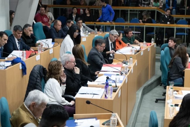 diputados-d0239jd0293dj023d