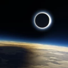 Así se vio el eclipse solar total desde el espacio 