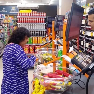 Estudio asegura que el poder adquisitivo del salario mínimo cayó 32% real en el gobierno de Milei