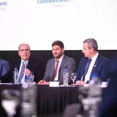 Francos en encuentro con intendentes en Rosario: “Las soluciones están en la autonomía de las provincias y los municipios”