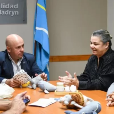 Gustavo Sastre recibió a los representantes de Puerto Madryn en la Bioferia en Buenos Aires
