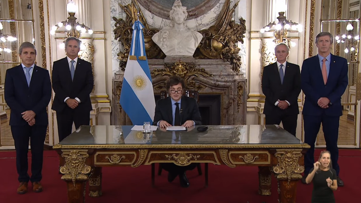 Javier Milei aseguró en cadena nacional que “el Tesoro logró un superávit equivalente al 0,2% del PBI”
