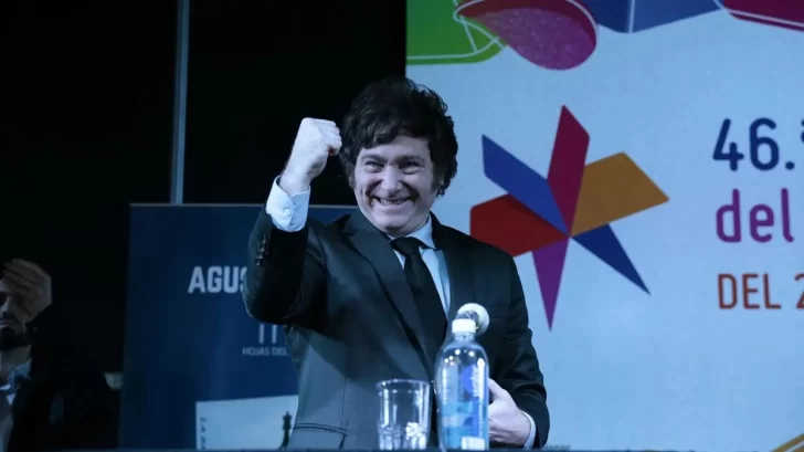 Javier Milei en la Feria del Libro: “Es lo paradójico de un Gobierno indiferente a todo lo que es la cultura”, dijo el director Ezequiel Martínez