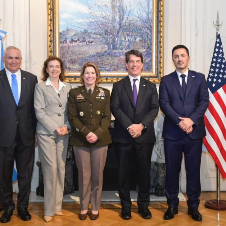 El Gobierno recibió a la jefa del Comando Sur de Estados Unidos en Casa Rosada