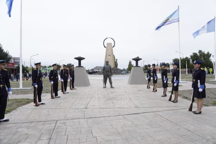 Acto central por el 42° Día de los Veteranos y Caídos en la Guerra de Malvinas en Río Gallegos