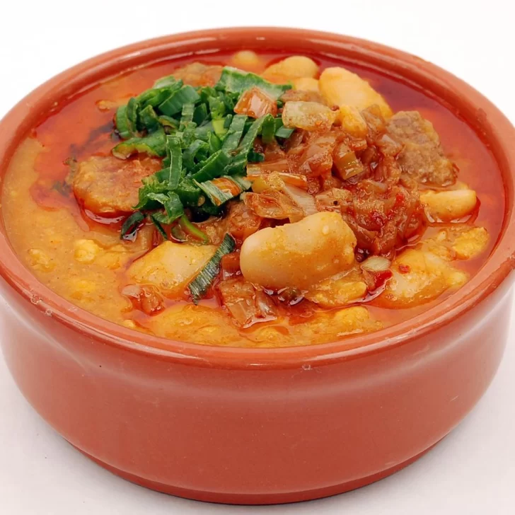 Receta de locro para el Día del Trabajador: cómo hacer la salsa picante