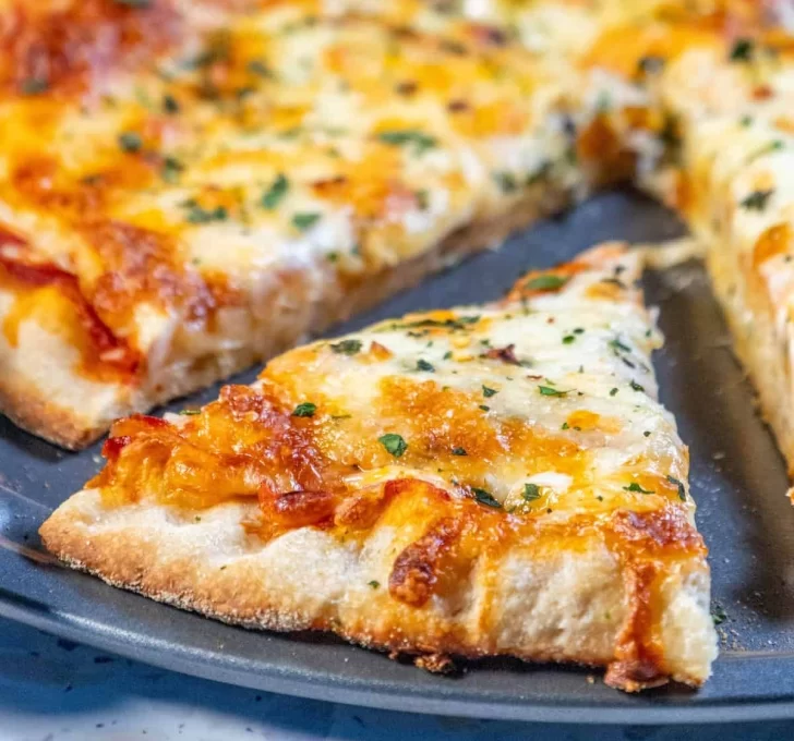 Receta de pizza casera: el secreto para lograr un masa crocante