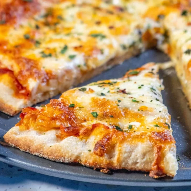 Receta de pizza casera: el secreto para lograr un masa crocante