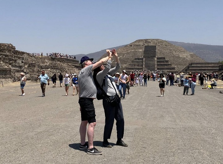 turistas-eclipse-mexico-1