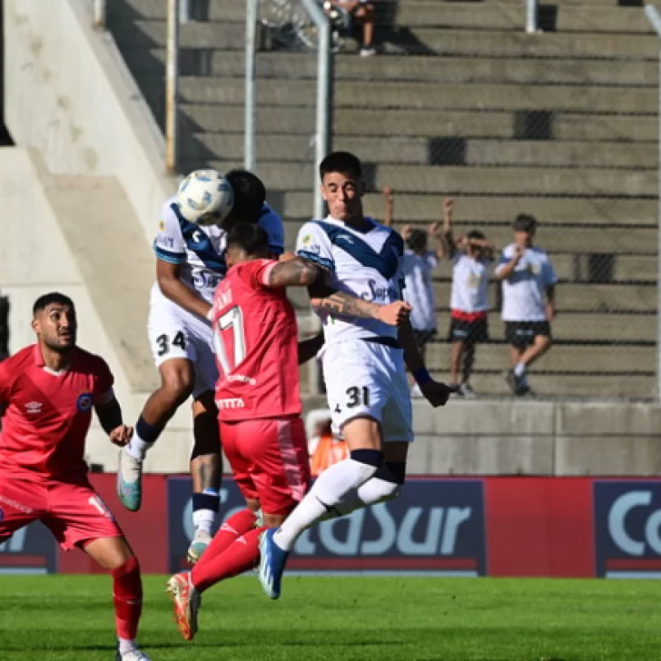 Vélez venció a Argentinos Juniors y es finalista de la Copa de la Liga: resistió con diez y se impuso en los penales