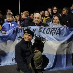 Fernando Alturria en la Vigilia: “Siempre habrá un santacruceño que levante la bandera de Malvinas”