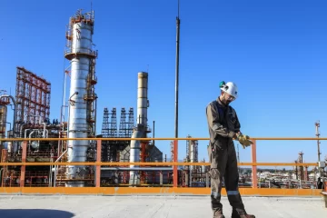 YPF firmará este lunes la venta de áreas maduras: cómo será el reparto