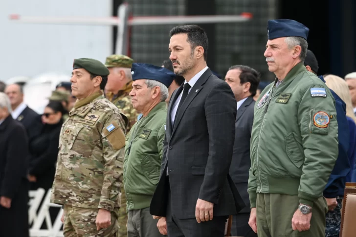 Luis Petri: “Hay un compromiso de recuperar el honor de nuestras Fuerzas Armadas”