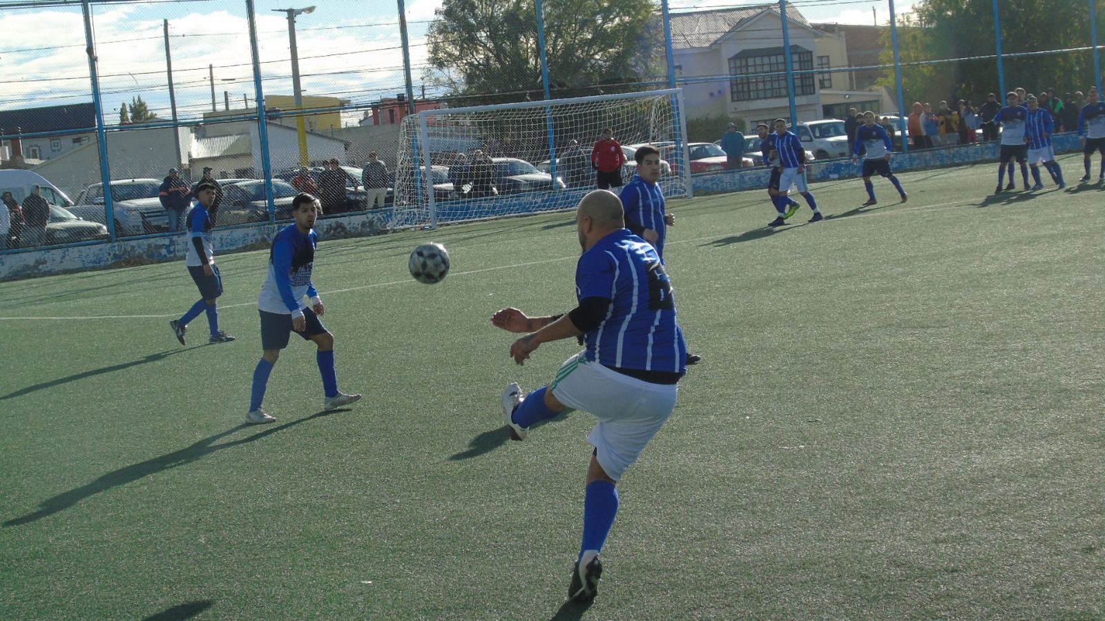 Fútbol de los Barrios: La Primera A y B jugarán su 19° fecha este fin de semana Fútbol de los Barrios: La Primera A y B jugarán su 19° fecha este fin de semana