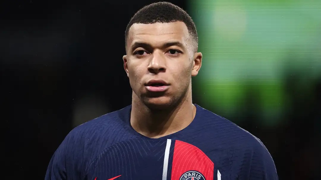 Kylian Mbappé anunció su salida del PSG