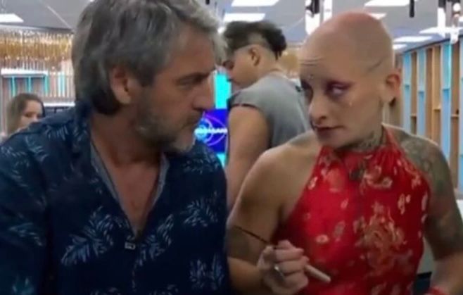 Escándalo. Furia de Gran Hermano amenazó a Darío con un cuchillo: “Te voy a estar observando”