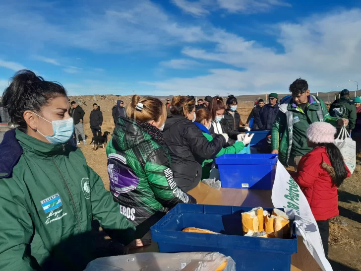 Paro general: Camioneros reclamó contra la Ley Bases con una olla popular en Caleta Olivia