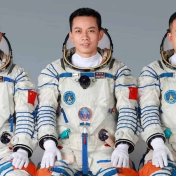 Tres astronautas chinos regresaron sanos y salvos tras vivir seis meses en una estación espacial