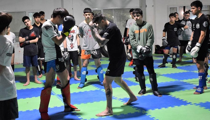 Este sábado se viene la velada de Kick Boxing en el Complejo Municipal