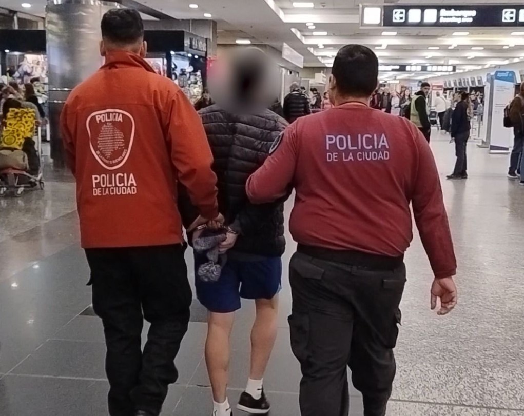 Expulsaron del país a un delincuente chileno por un robo en Buenos Aires