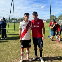 Dos riogalleguenses estuvieron presentes en un River-Independiente juvenil