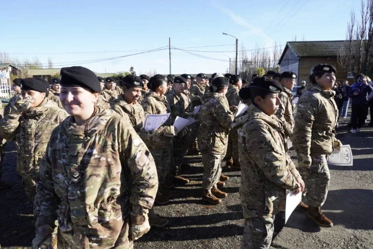 Emotivo: 45 soldados recibieron su diploma e ingresaron al Ejército Argentino en Río Gallegos