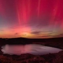 Tras la niebla, las auroras australes se vieron desde la Laguna Azul