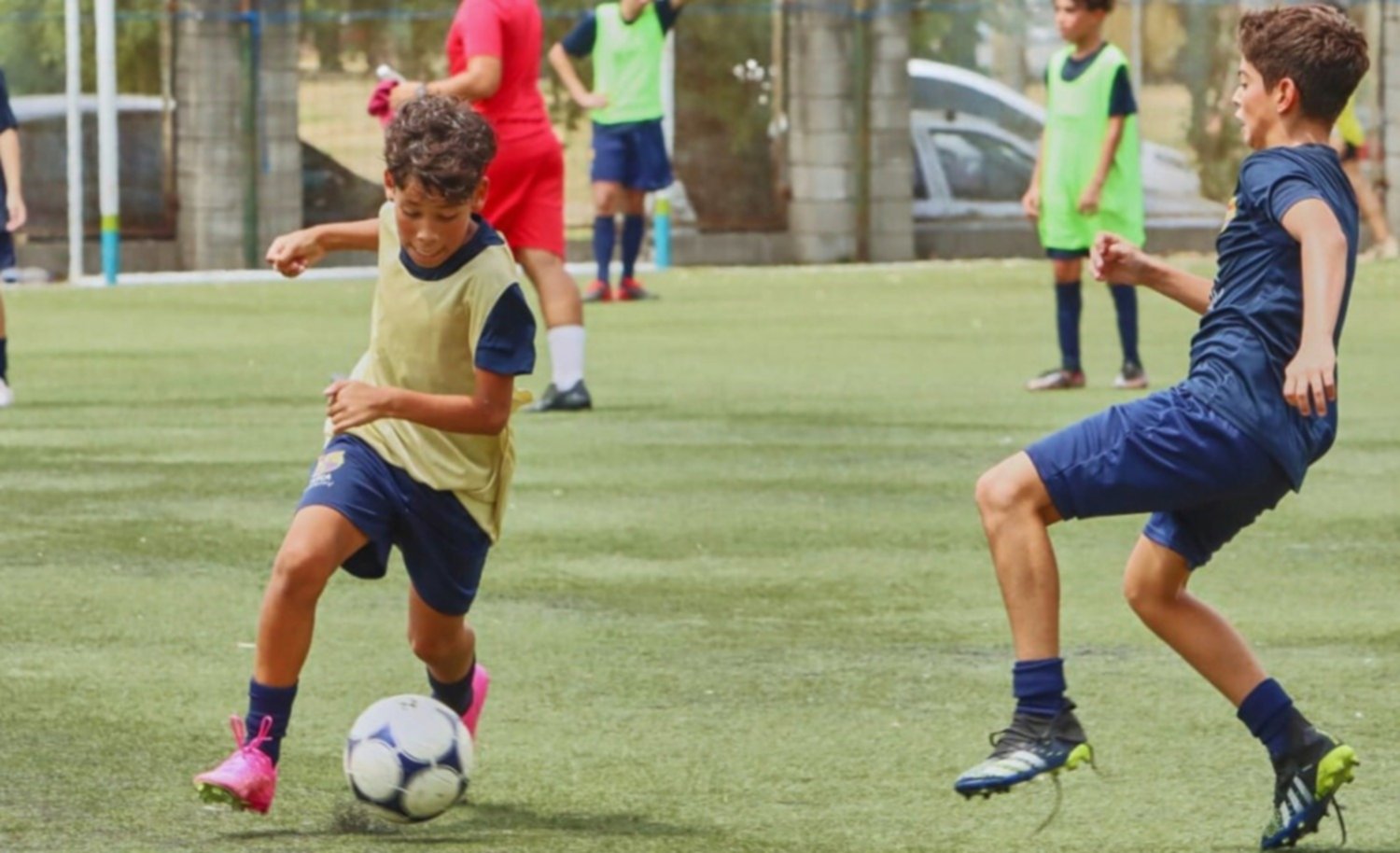 Un sueño hecho realidad: Luciano Peñaloza partió a España para probarse en el Barcelona