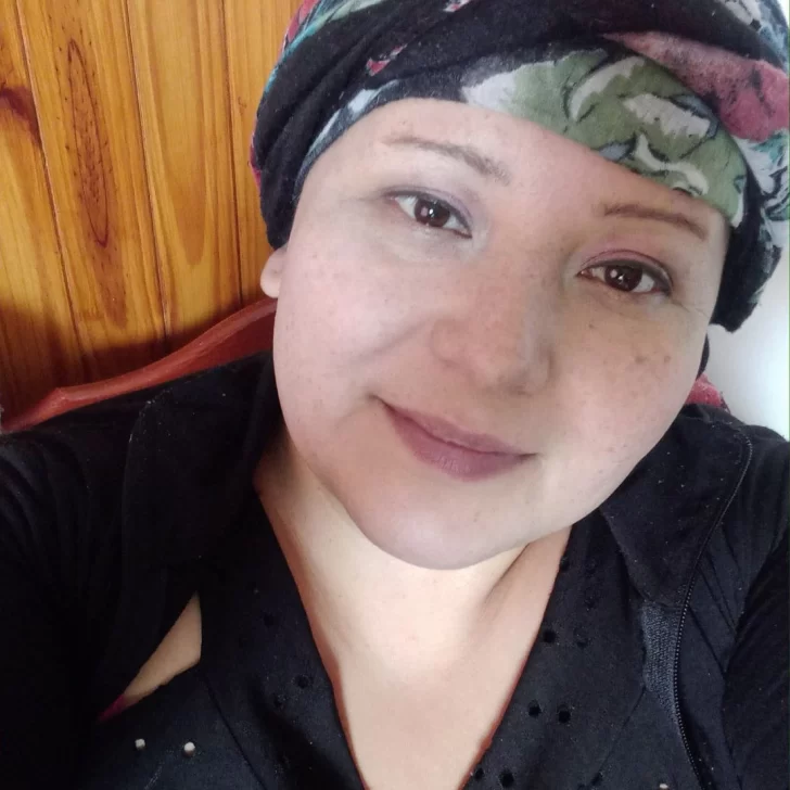 Es de Puerto Deseado, lucha contra el cáncer y organiza rifa solidaria para costear tratamiento Es de Puerto Deseado, lucha contra el cáncer y organiza rifa solidaria para costear tratamiento