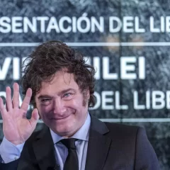 Milei respondió al retiro definitivo de la embajadora de España: “Es un disparate propio de un socialista arrogante”