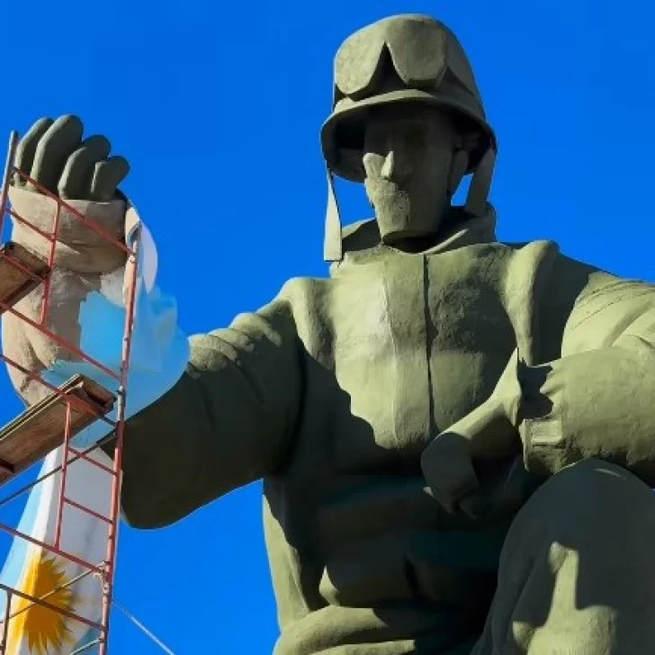 Construyeron en la Patagonia el monumento más grande a los soldados de Malvinas 