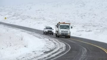 Alerta por nieve en Santa Cruz: no se podrá circular en las rutas hasta las 9 de la mañana 