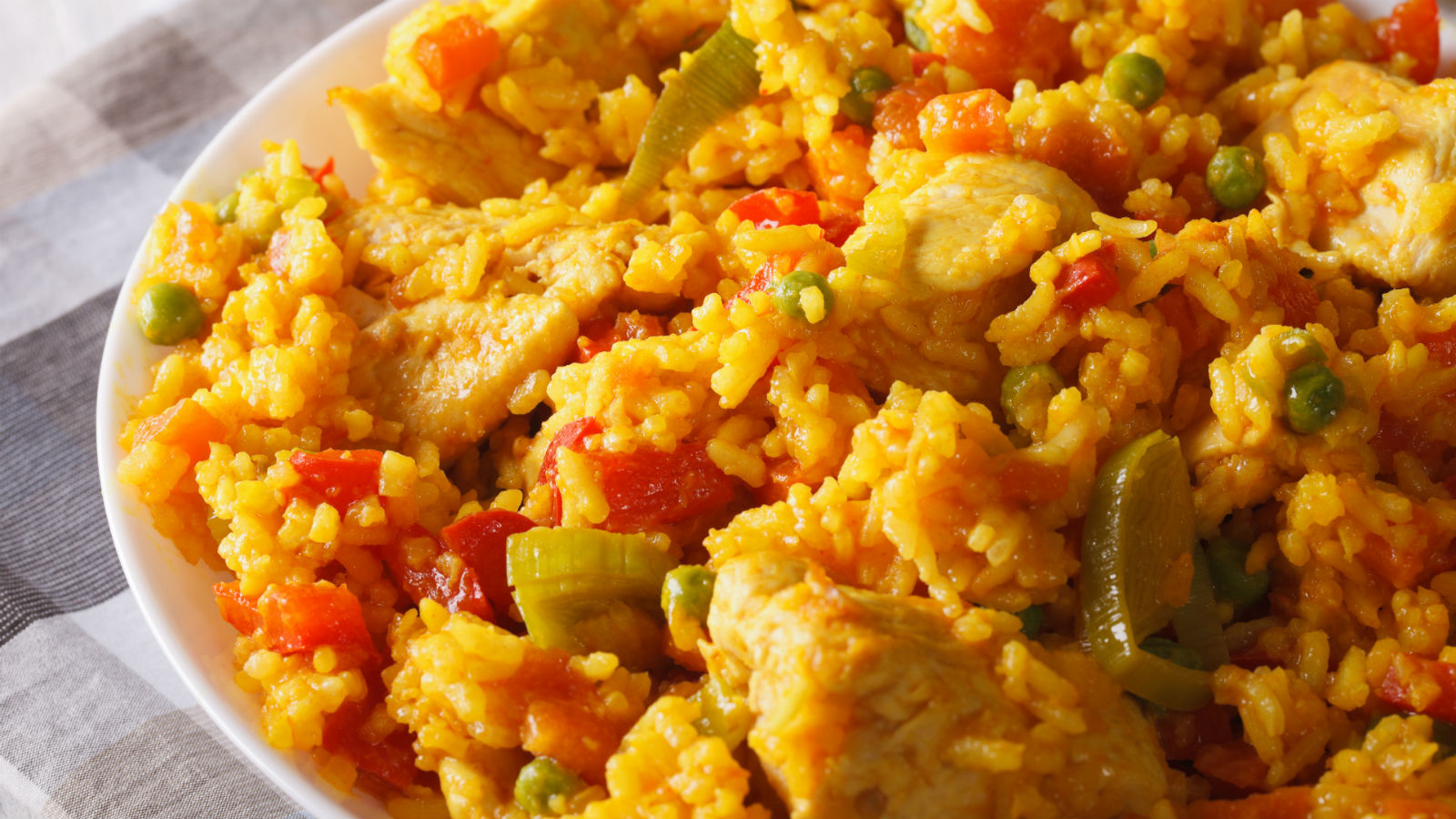 Receta de guiso de arroz con pollo fácil y económica