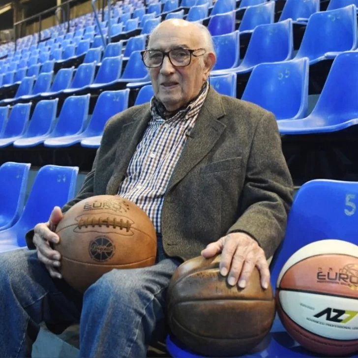 Hoy cumple 99 años el capitán campeón del mundo de básquet y lo celebró visitando el Luna Park