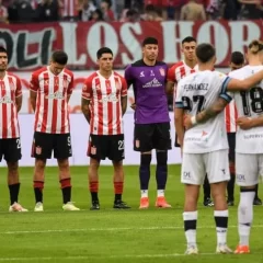 Un minuto de silencio: el emotivo homenaje en la final de la Copa de la Liga para César Luis Menotti