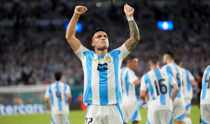 Con doblete de Lautaro Martínez, Argentina se impuso ante Perú