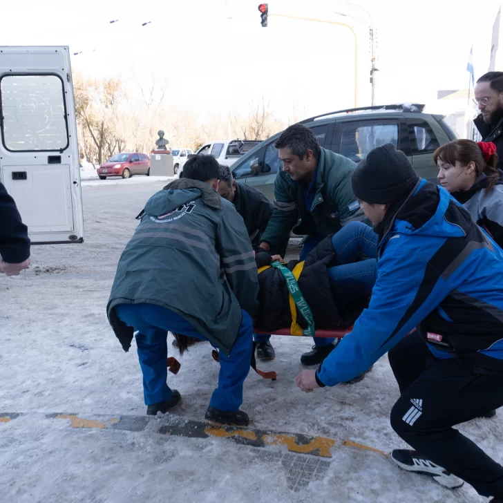 A la espera de la intervención quirúrgica, la mujer que se resbaló en la escarcha sigue internada A la espera de la intervención quirúrgica, la mujer que se resbaló en la escarcha sigue internada