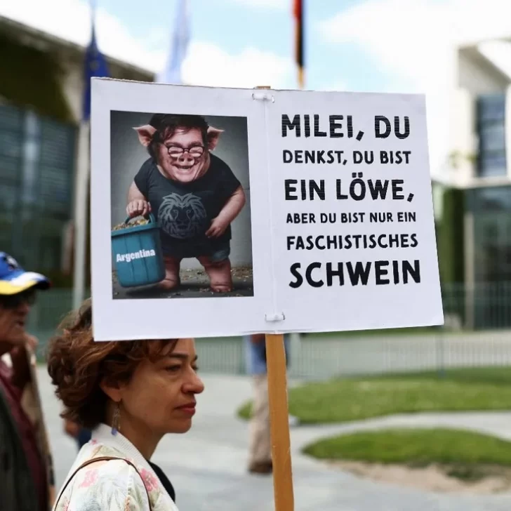 Manifestantes rechazaron la presencia de Javier Milei en Alemania