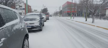 Así amaneció Las Heras tras la intensa nevada: ¿Cómo seguirá el tiempo durante todo el día?