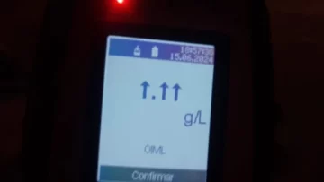 Conductor ebrio rompió el límite del aparato y no pudo medir su nivel de alcohol en sangre