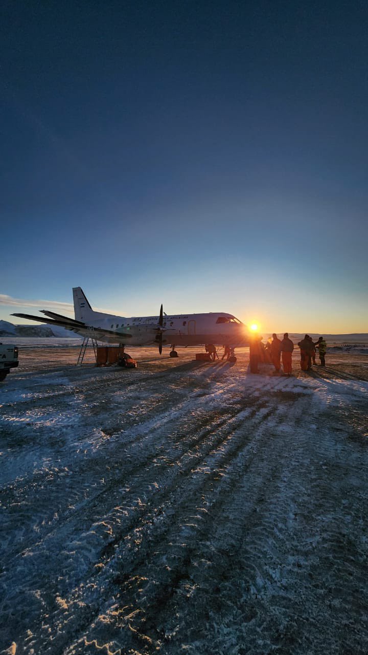 Vuelo-base-antartica-petrel-2024-3-410x728