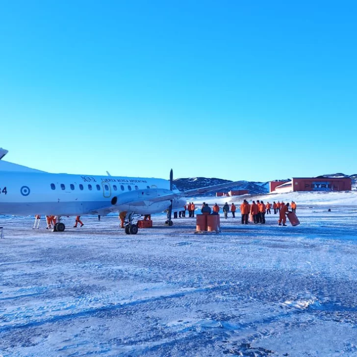 Por primera vez aterrizó un avión en la Base Antártica Petrel: “Histórico logro para la Fuerza Aérea Argentina”